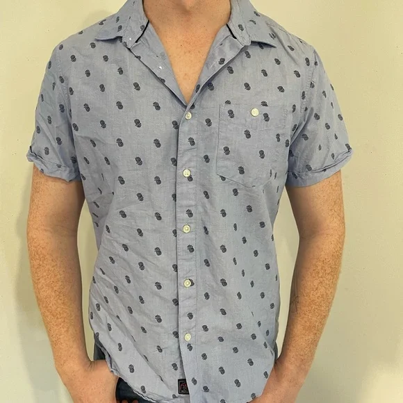 Men's Blue pineapple Patterned button up Tee - Picture 2 of 5